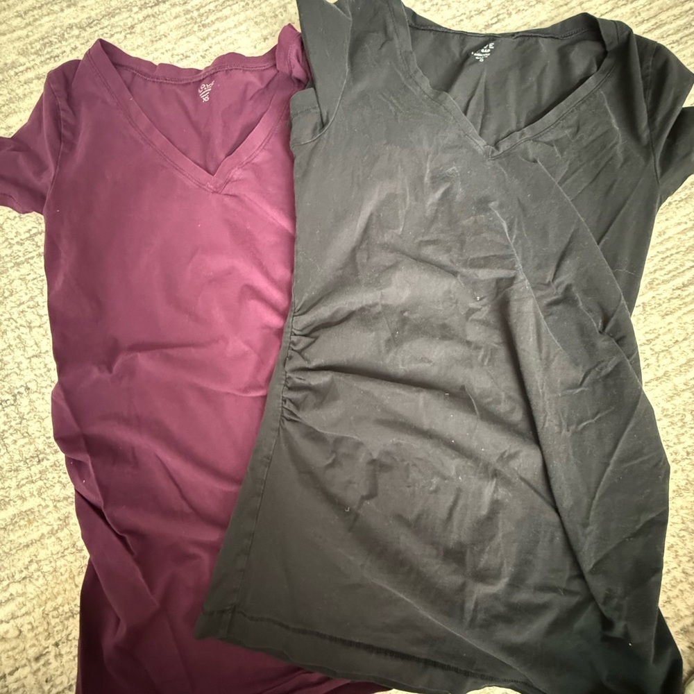GAP Wrap Style Purple and Black Short Sleeve Tees